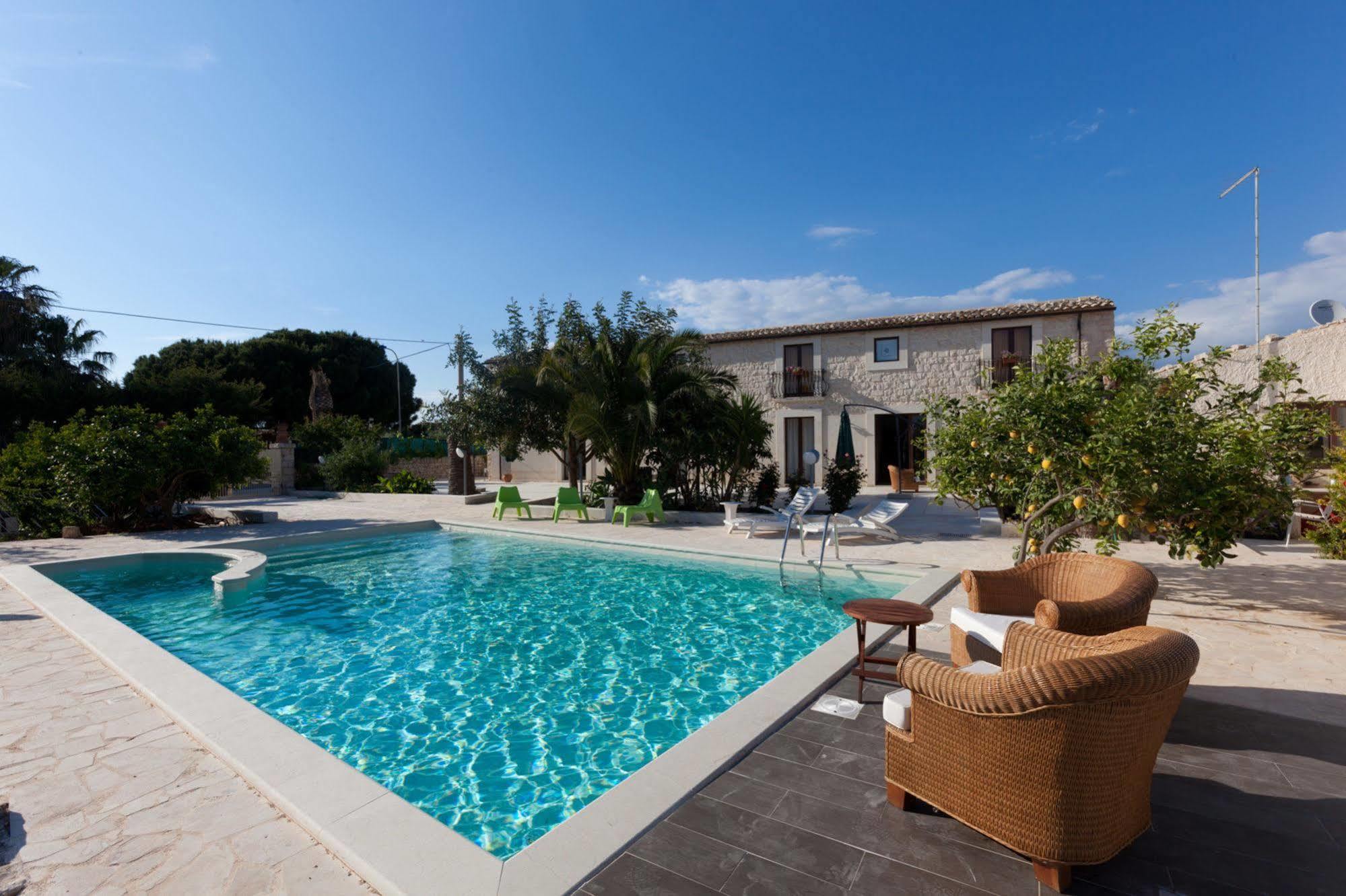 Villa U Marchisi B&B ชิคลี ภายนอก รูปภาพ