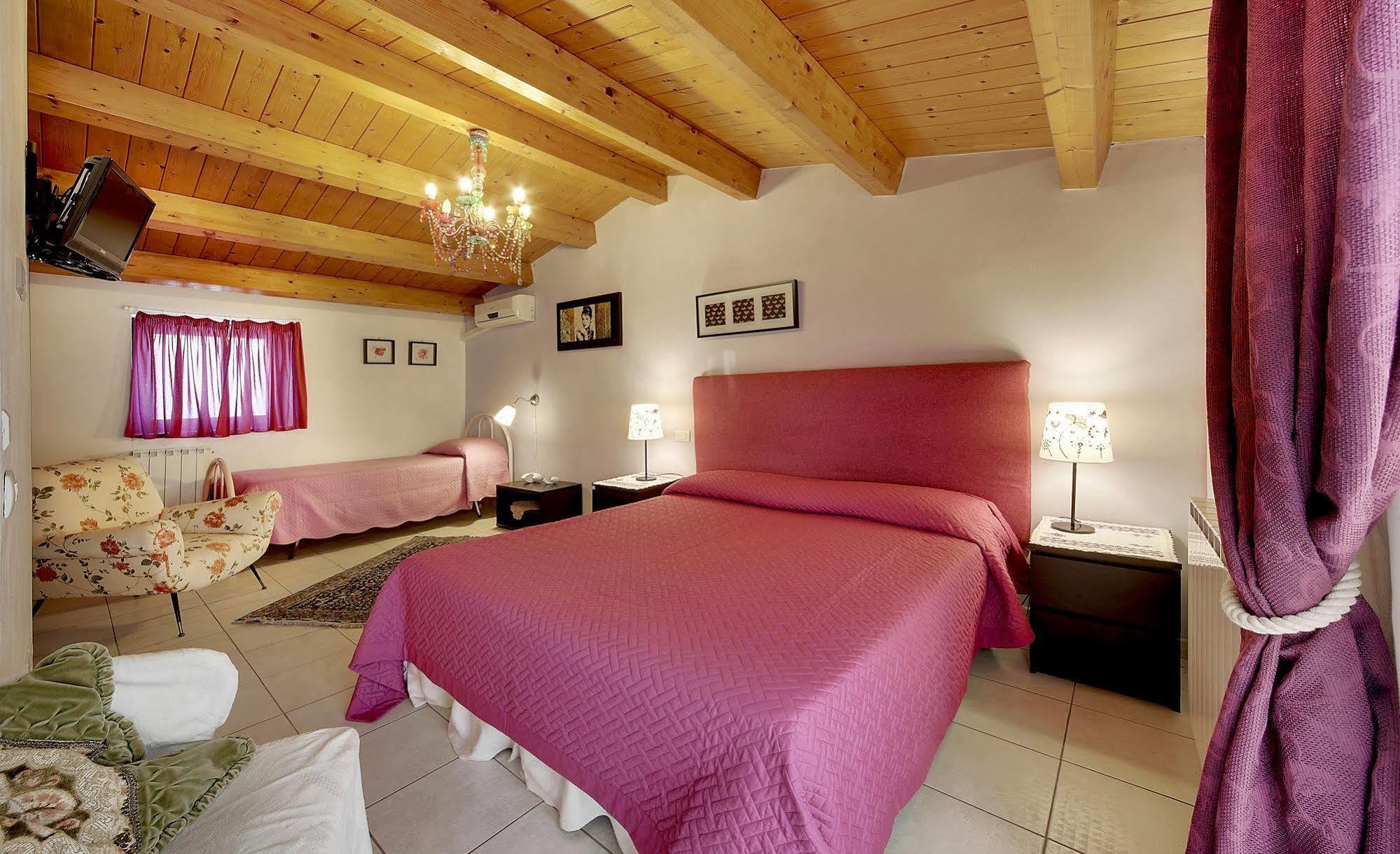 Villa U Marchisi B&B ชิคลี ภายนอก รูปภาพ